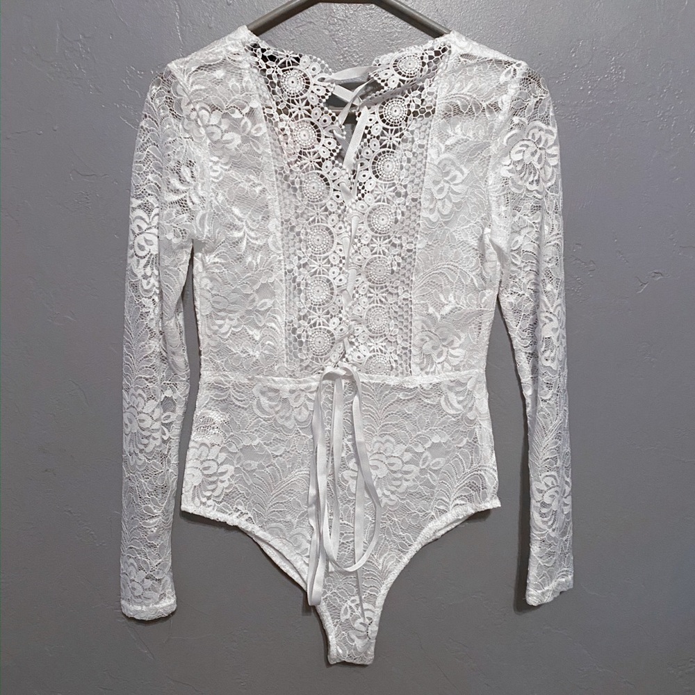 Discovery White Lace Bodysuit S - Picture 2 of 4
